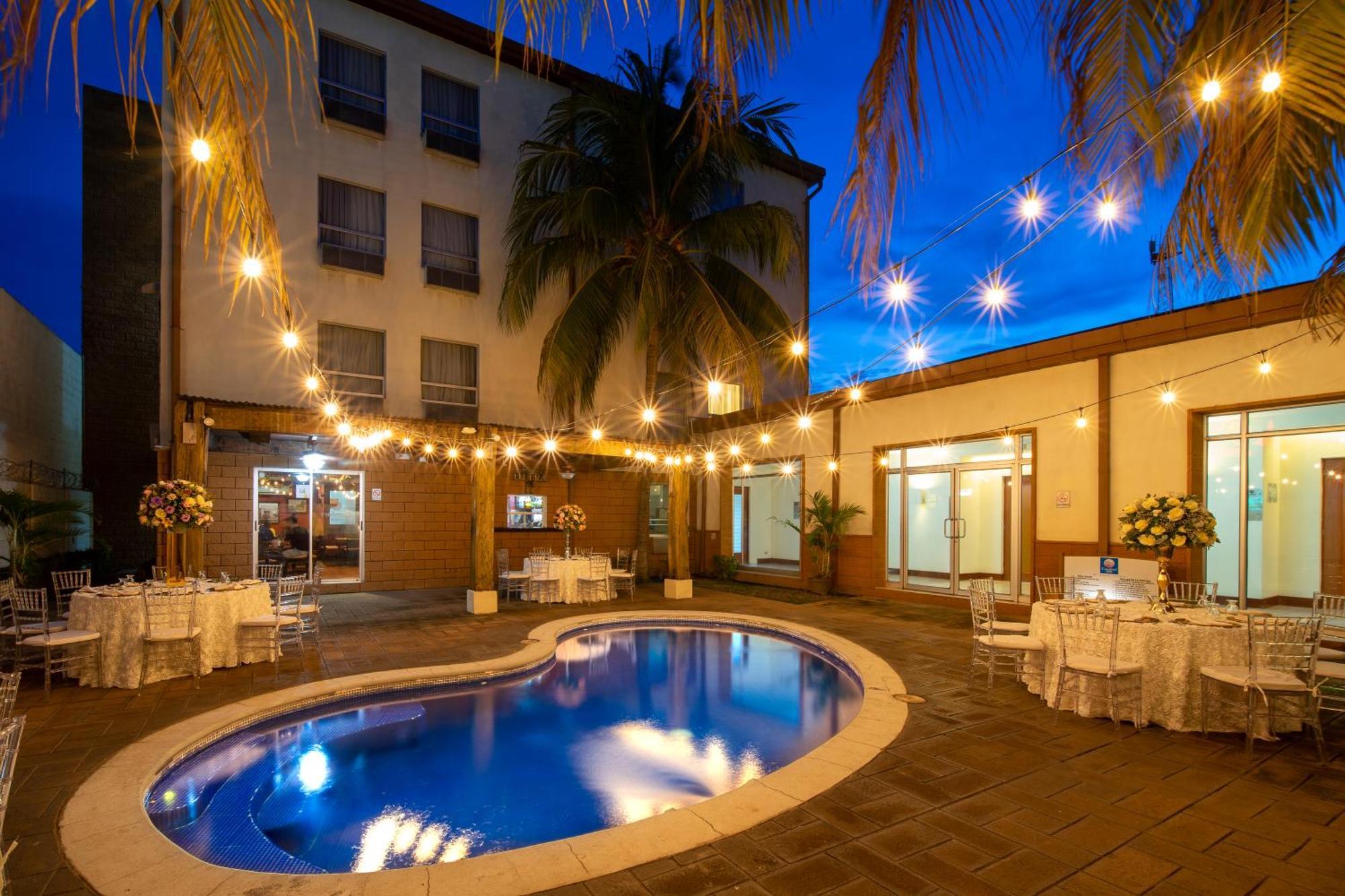 Comfort Inn Real San Miguel Exterior foto
